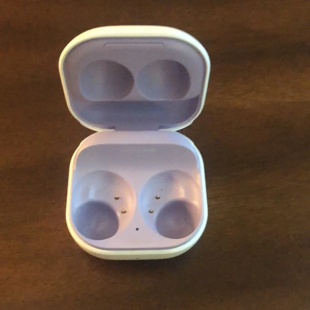 Samsung head phone charging case